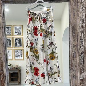 💰$10 CLOSET SALE 💰 Floral Wide-Leg Pants